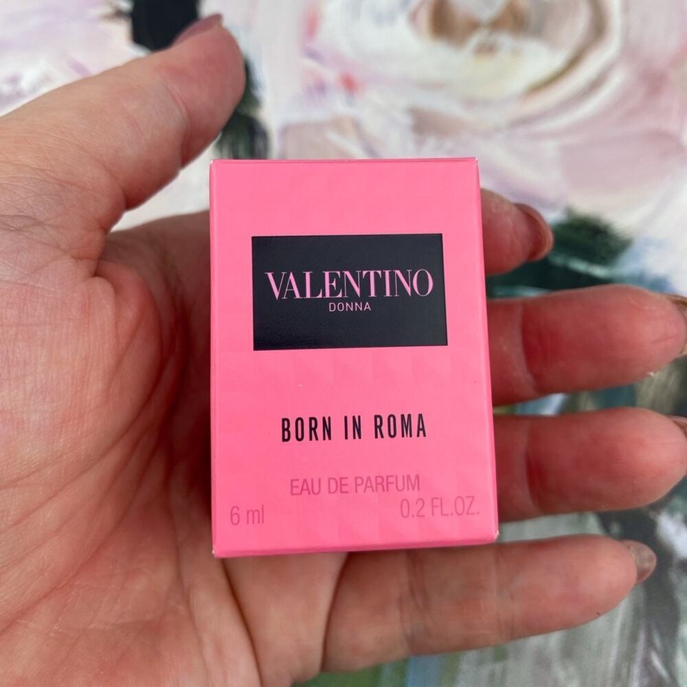 Valentino Born In Roma Deluxe Mini Fragrance 0.2 oz. New! - Picture 4 of 11